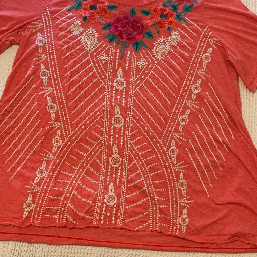 JWLA By Johnny Was SONYA Side Slit Dusty Coral Embroidered Tunic Top - Picture 2 of 7